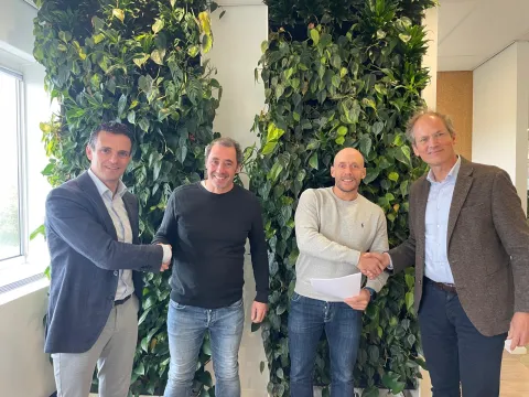 Het tekenmoment tussen ATKB en KBTS