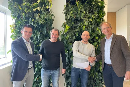 Het tekenmoment tussen ATKB en KBTS